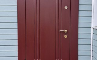 металлическая дверь для загородного дома, отделка МДФ, два замка
